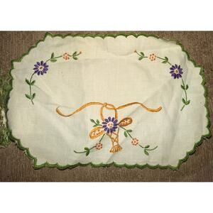 3 pc doily set purple baskets 30